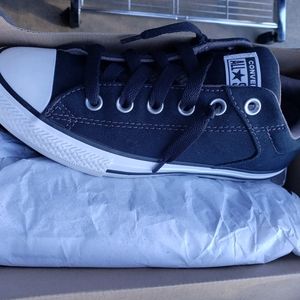 Black size 5 Converse